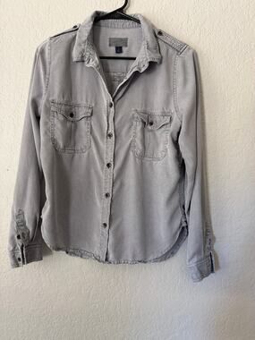 Ladies Universal threads button up shirt